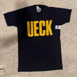 NWT Milwaukee Brewers shirt